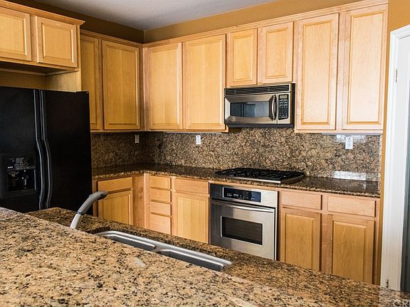 4th image of 27414 Coldwater Dr