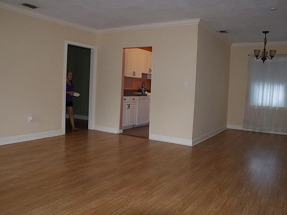 4th image of 713 W Virginia Ave