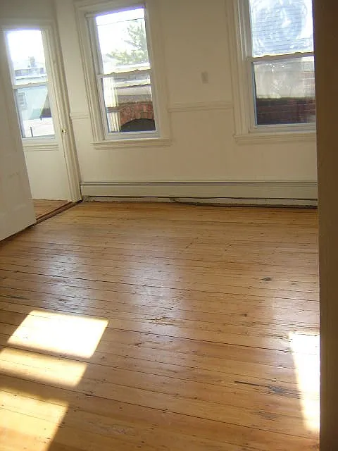3 bed, 1.0 bath, 1176 sqft, $3,300 — Photo 4