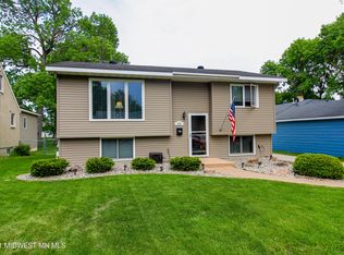 910 N Buse St, Fergus Falls, MN 56537