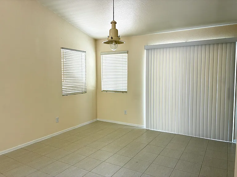 688 Pansy Pl — Photo 19