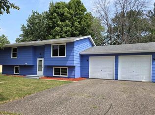 13316 Valley Forge Ln N, Champlin, MN 55316