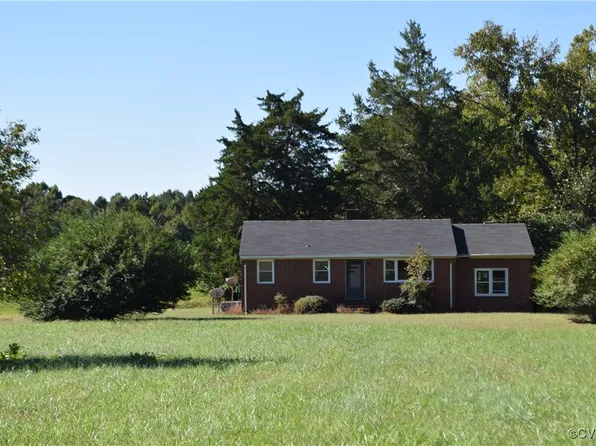 1102 Aberdour Rd, Jarratt, VA 23867