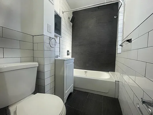 Rented by Bruma Realty LLC | media 8