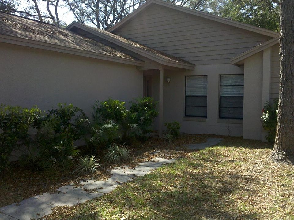 1st image of 302 Hearth Ln