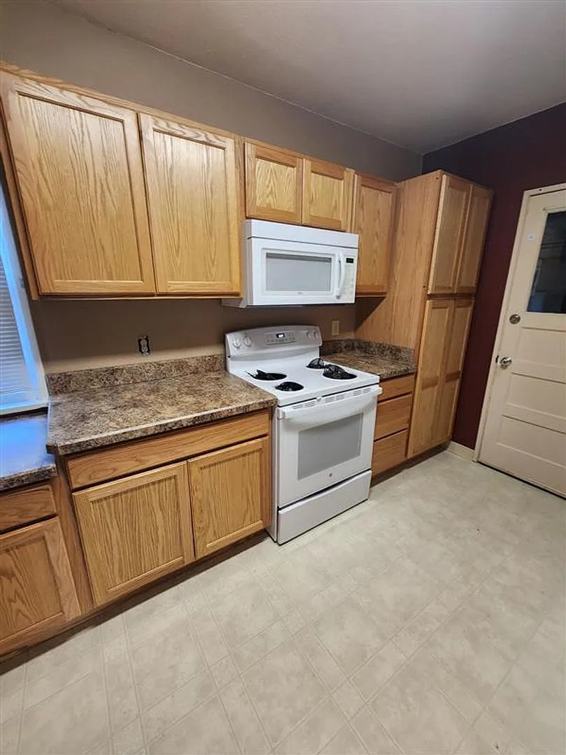 Two bedroom house in laurel — Photo 3