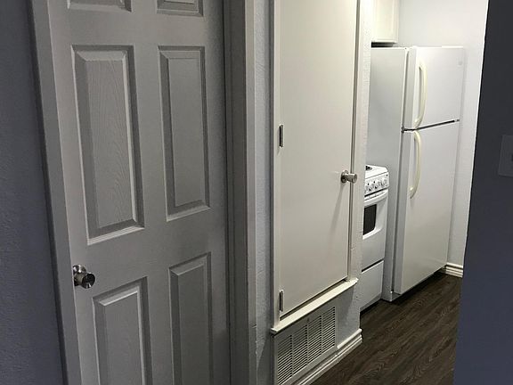 5th image of 201 Pine Meadow Dr APT B