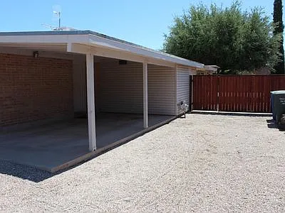 2124 N Rita Ave — Photo 3