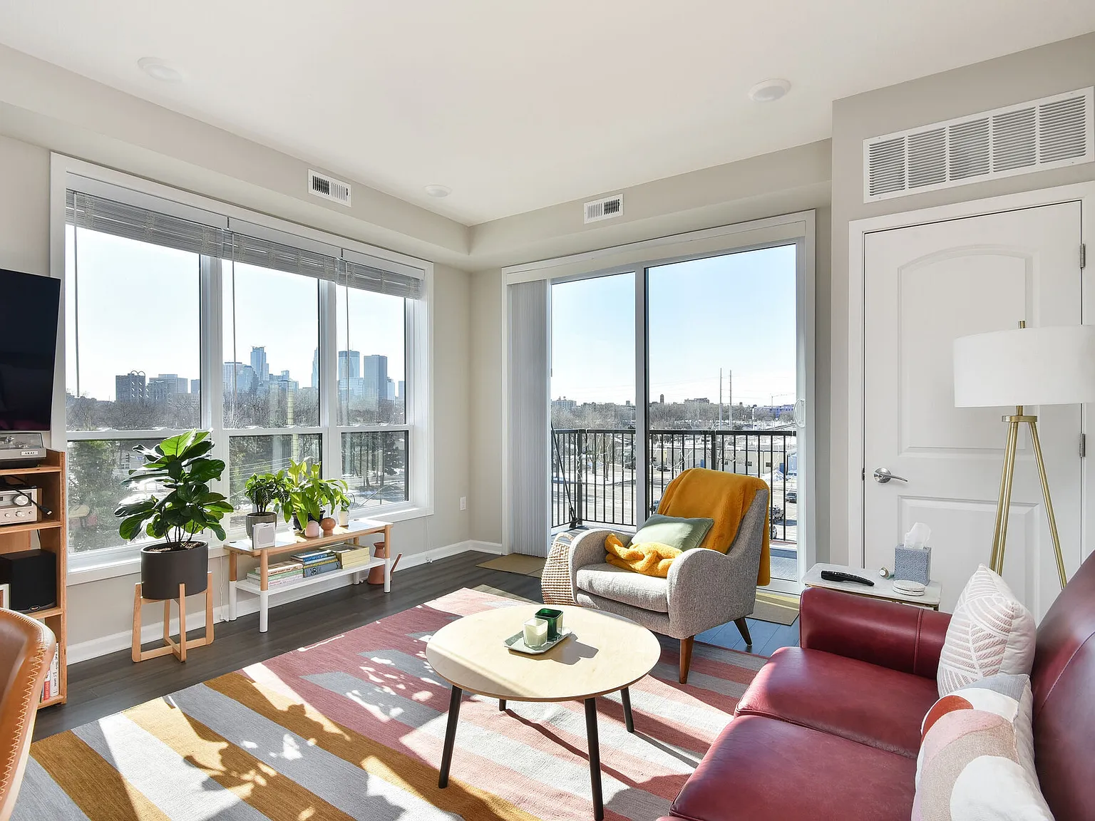 Serene Apartments — Photo 3