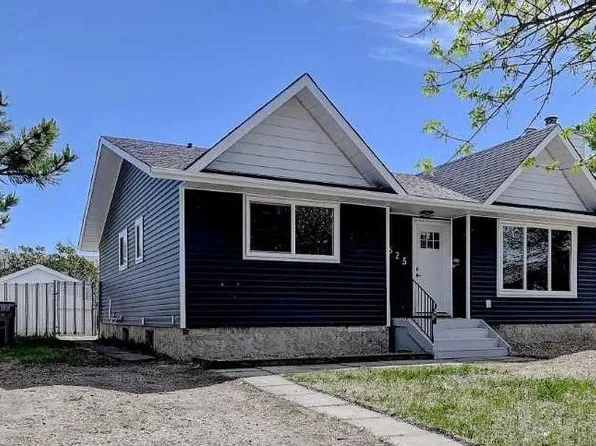6625 W Poplar Dr, Grande Prairie, AB T8W 1C8