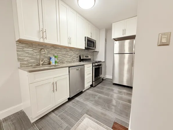 4000 Tunlaw Rd NW, Washington, DC 20007