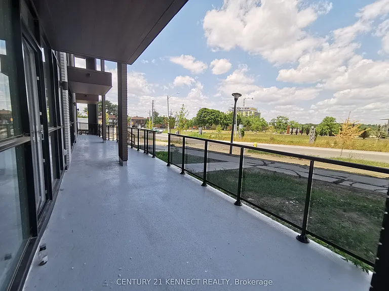 60 George Butchart Dr #Townhouse 2 — Photo 7