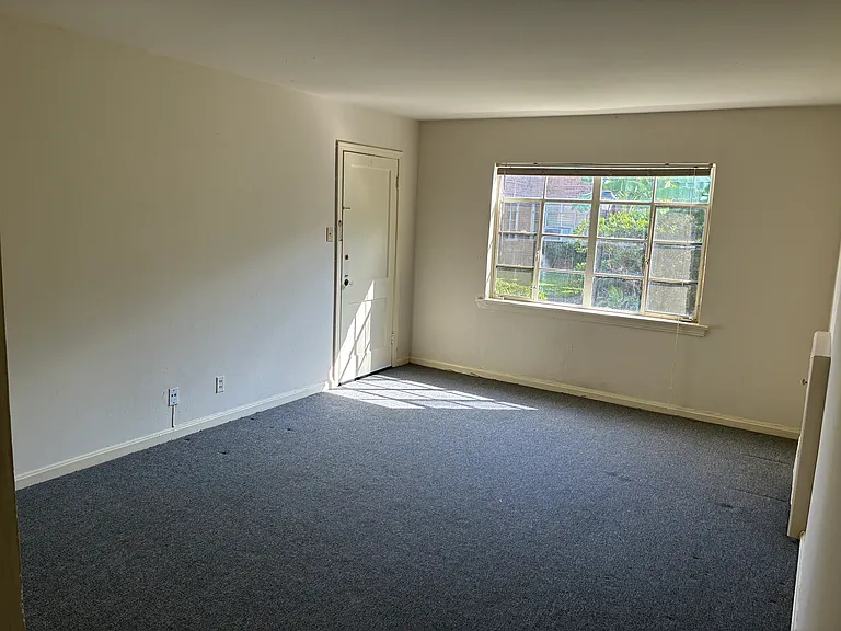 1203 Bartlett St — Photo 9