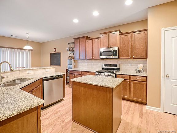 5th image of 2143 Newport Dr #60