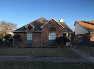 357 Crooked Ln, Mesquite, TX