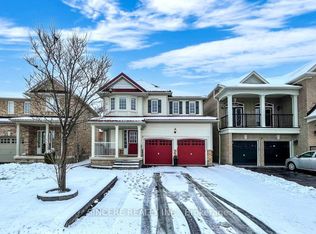 8 Canary St, Whitby, ON L1R0K2