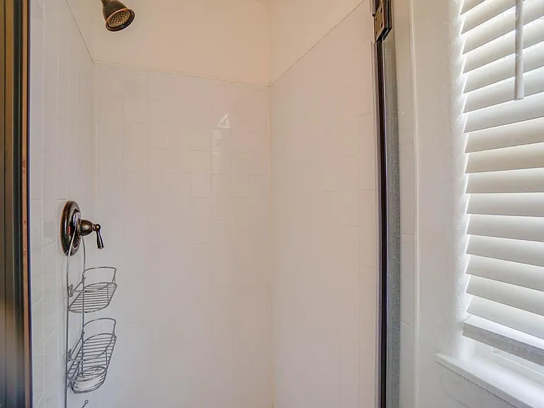 4013 NW 14th Ave — Photo 39