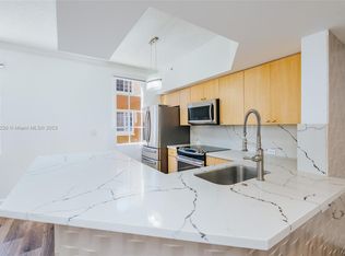 2881 NE 185th St APT 104, Aventura, FL