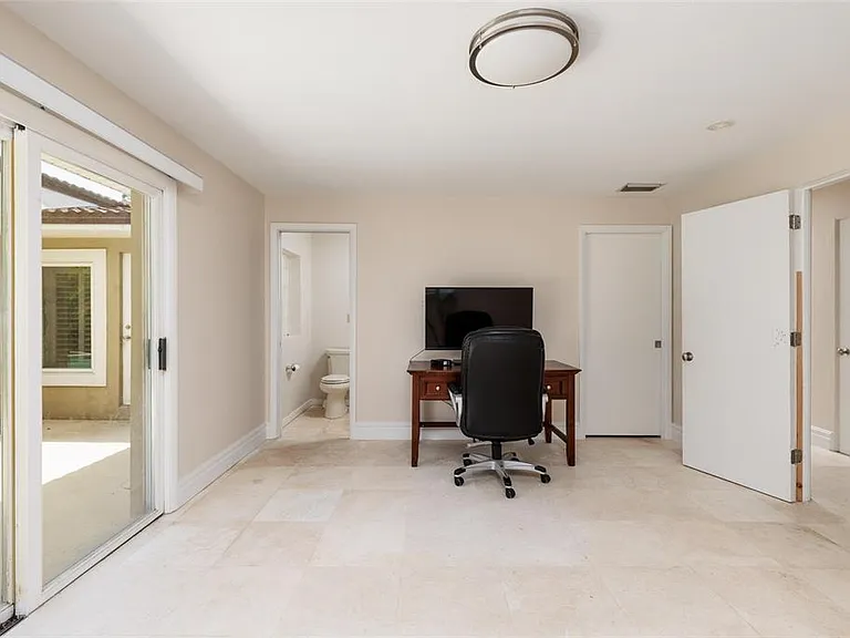 300 Brightwaters Blvd NE — Photo 30