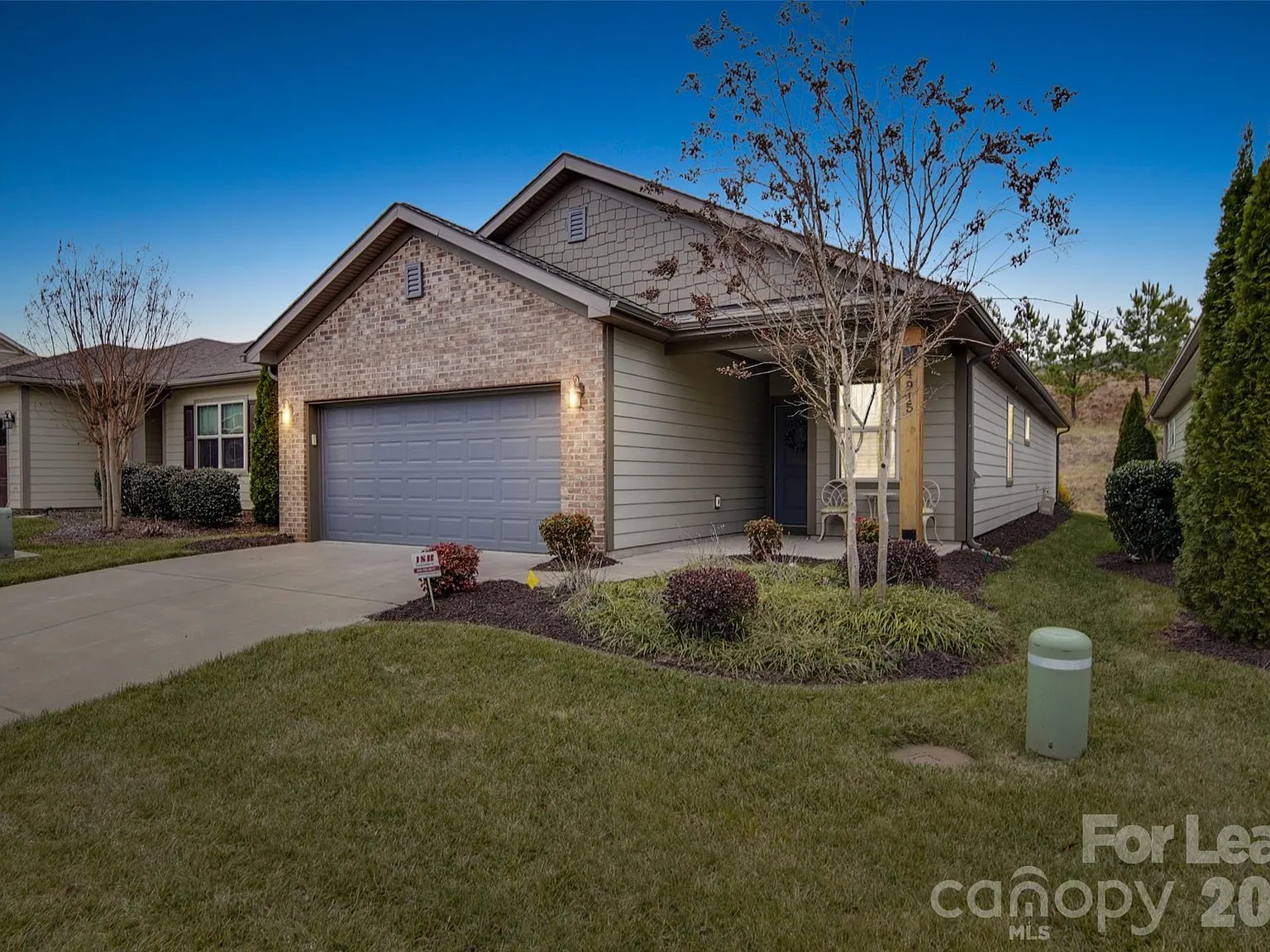 2 bed, 2.0 bath, 1600 sqft, $3,200 — Photo 1