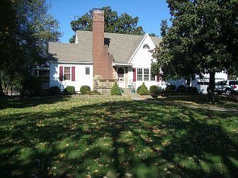 1st image of 305 Cantwell Ave