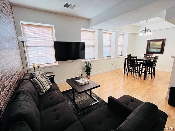 4th image of 917 Madison St APT 113