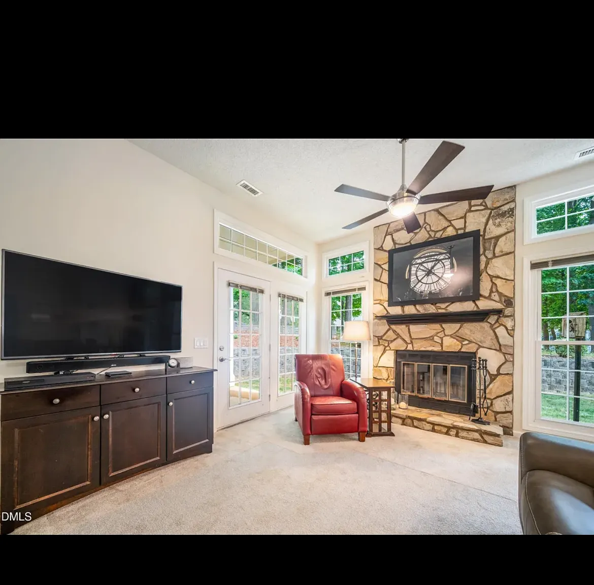 2 bed, 850 sqft, $1,500 — Photo 3