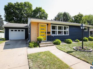 2712 S Prairie Ave, Sioux Falls, SD 57105