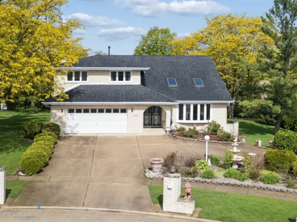 14150 S Mallard Dr, Orland Park, IL 60467