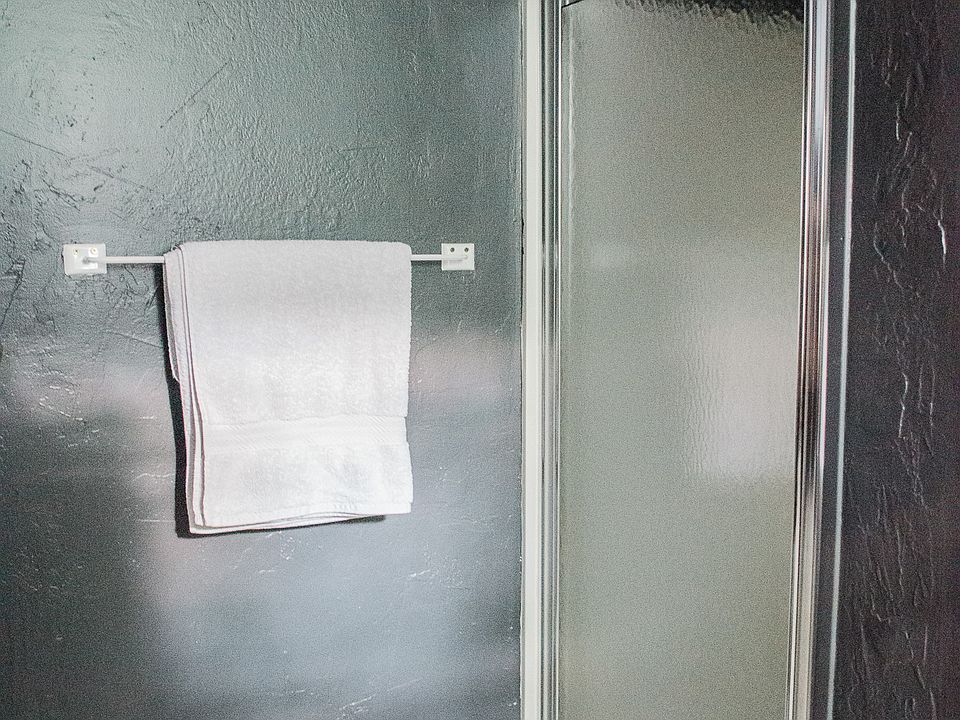 2nd image of 2425 Belmont Ave