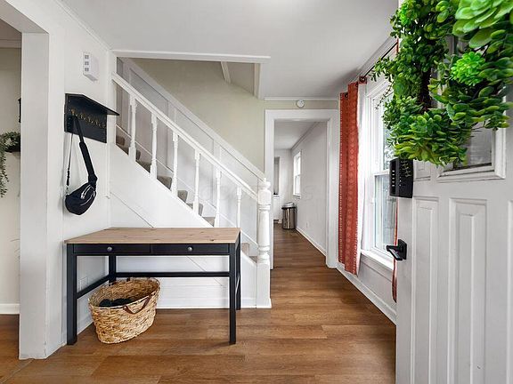 3rd image of 249 Kensington Pl