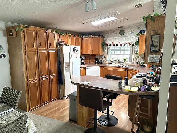 5th image of 4616 Arlington Park Dr