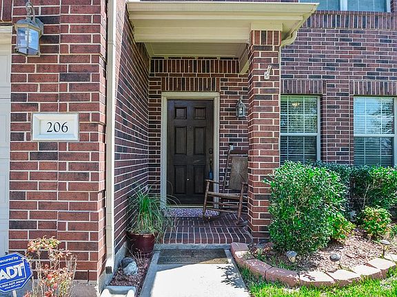 4th image of 206 Brazos Gardens Dr