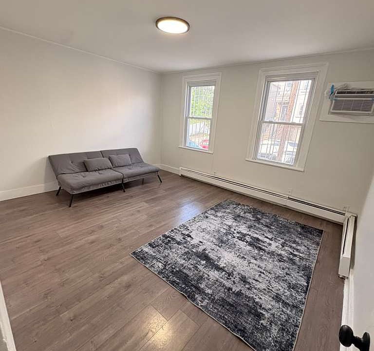 1st image of 334 Pine St #1