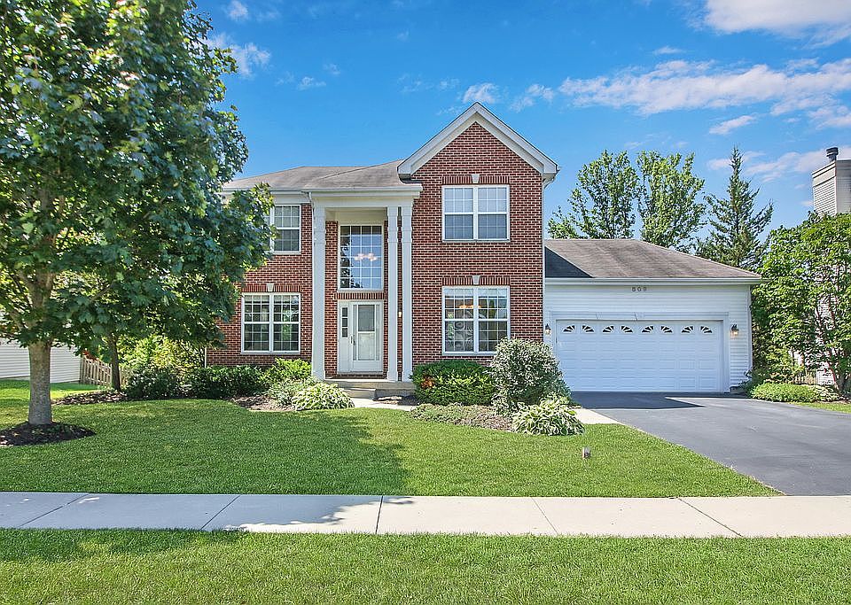 1st image of 809 Eaton Ln