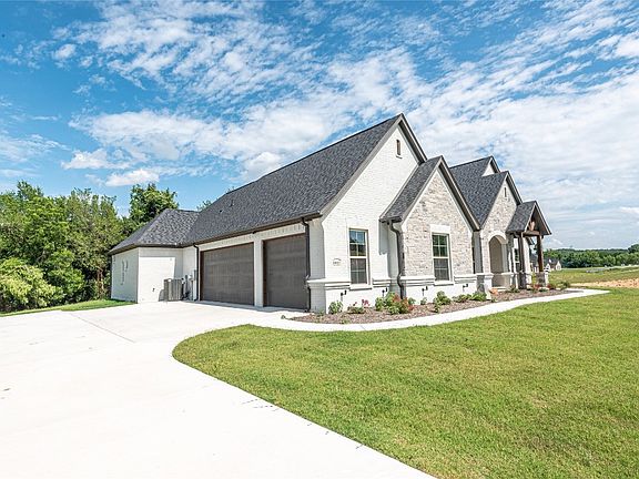 10013 Oak Valley Ln, Springtown, TX 76082 | MLS #20489427 | Zillow