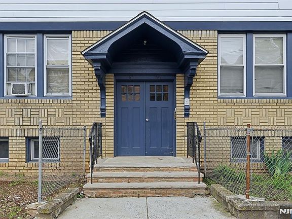2nd image of 68 Halstead St