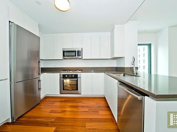 4th image of 57 Reade St APT 10A