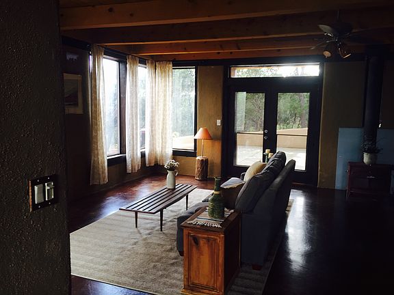 4th image of 39 Magic Valley Dr