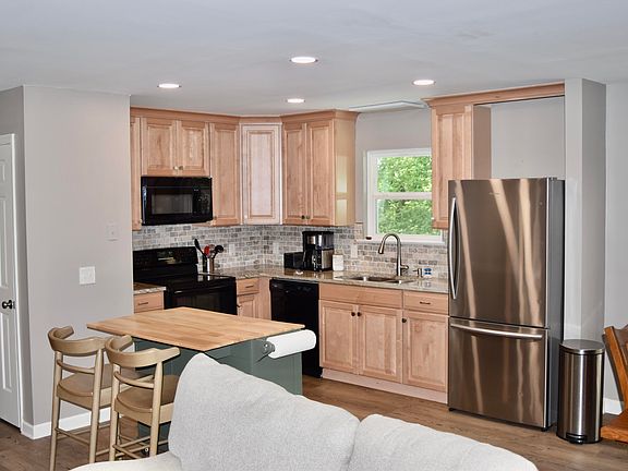 2nd image of 7412 Irongate Dr