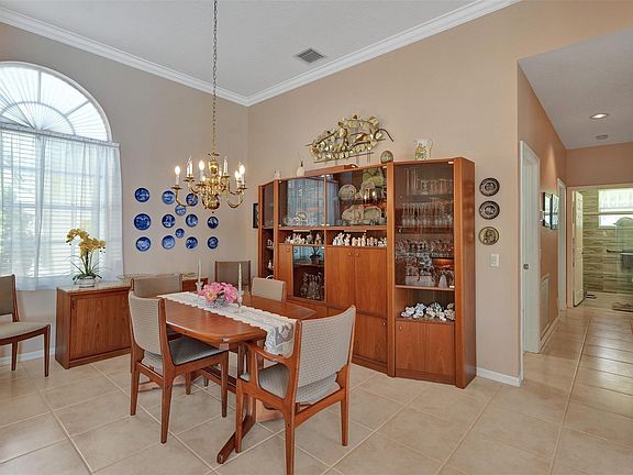 5th image of 4535 NW 85th Avenue