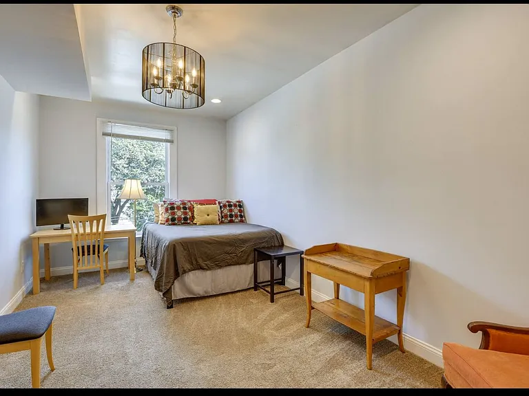 821 Randolph St NW — Photo 11