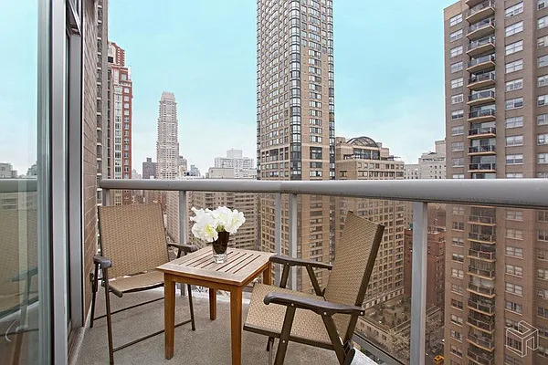 Rented by Halstead Real Estate | media 18