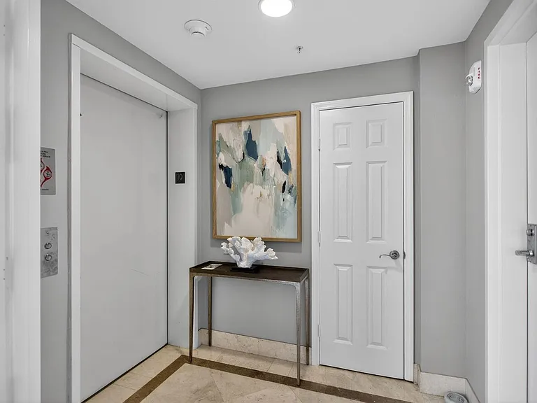 100 S Birch Rd #1003F — Photo 17
