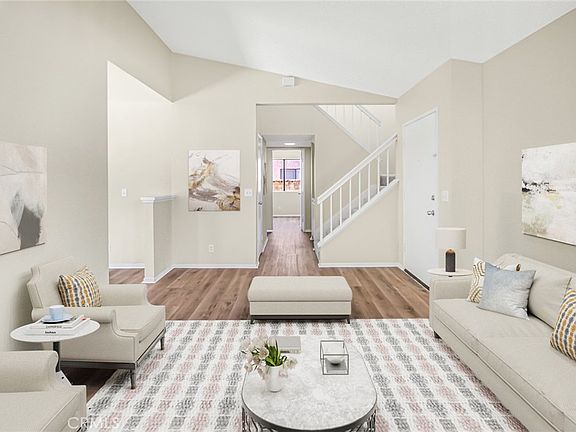 3rd image of 29524 Cambridge Ave