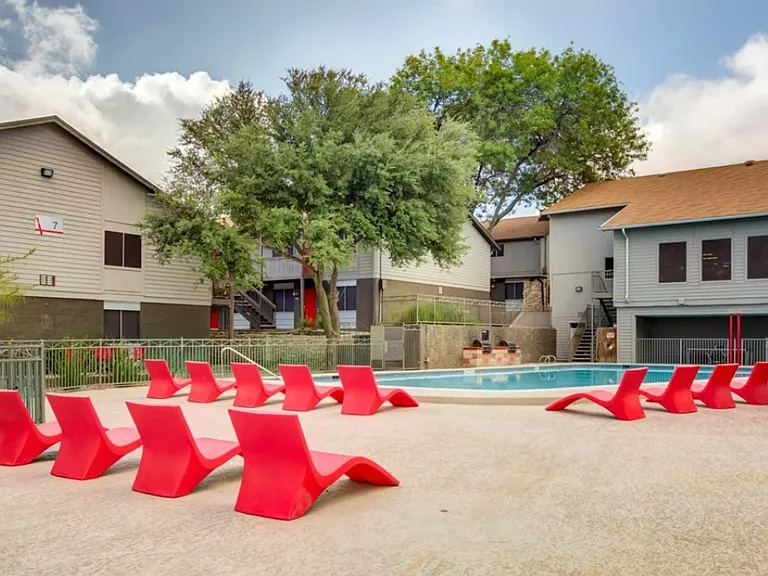 2101 Burton Dr — Photo 12