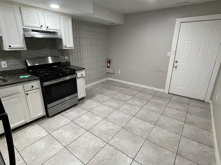 76 Sherman Ave — Photo 3