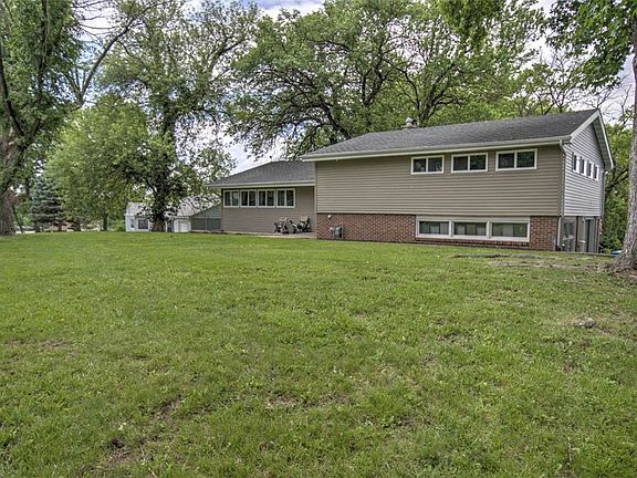 3rd image of 2309 S Glenn Ave