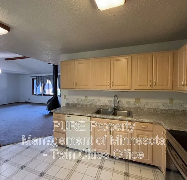 1514 N Timber Rdg — Photo 11