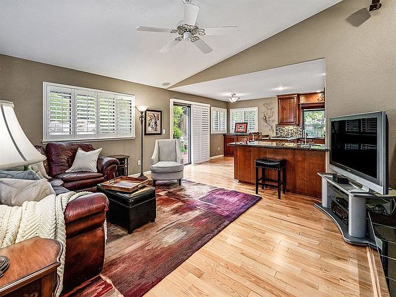 4th image of 655 Platt Cir